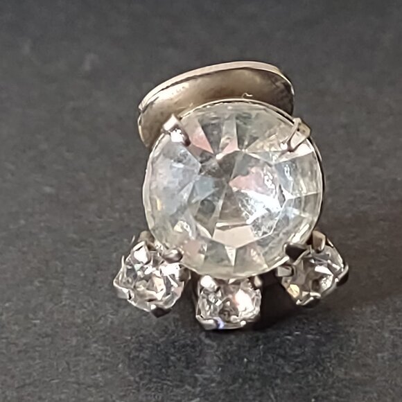 Nice Vintage Clear Rhinestone Clip On Earrings - Picture 3 of 10